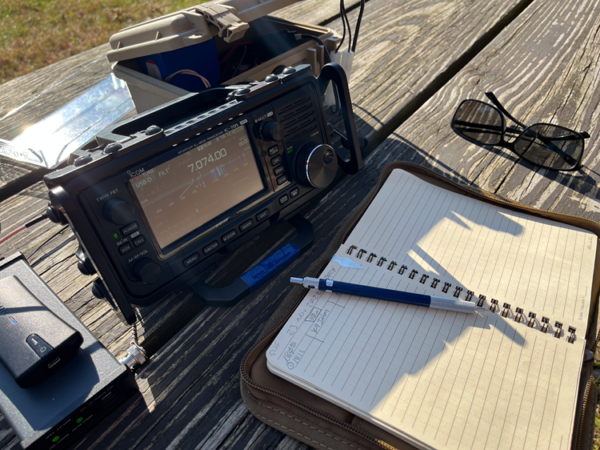 IC-705 with Notebook on picnic table